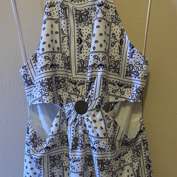 Elodie Monochrome Backless Halter Dress - Picture 2 of 4